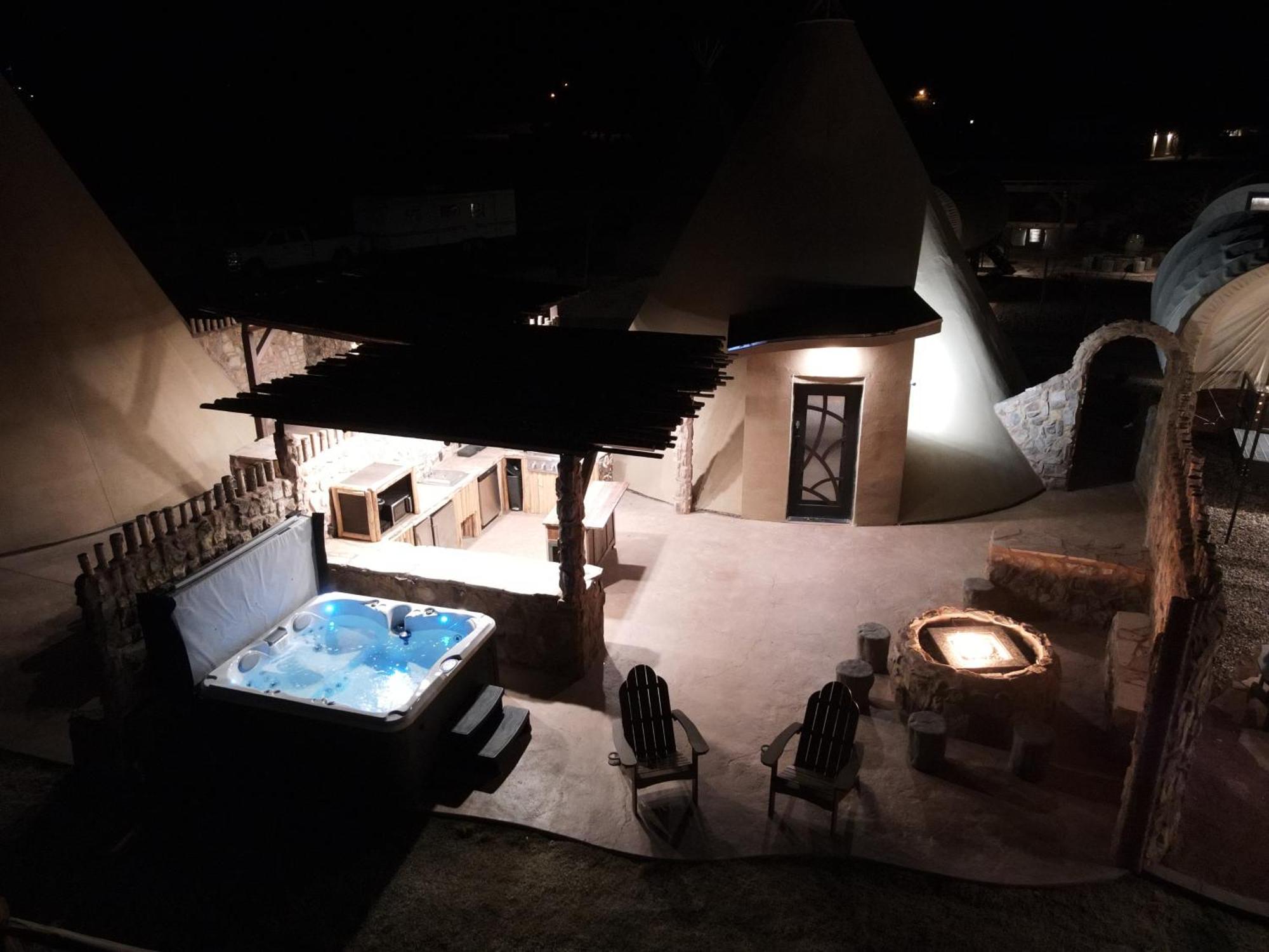 Zion White Bison Glamping & Rv Resort Virgin Exterior photo