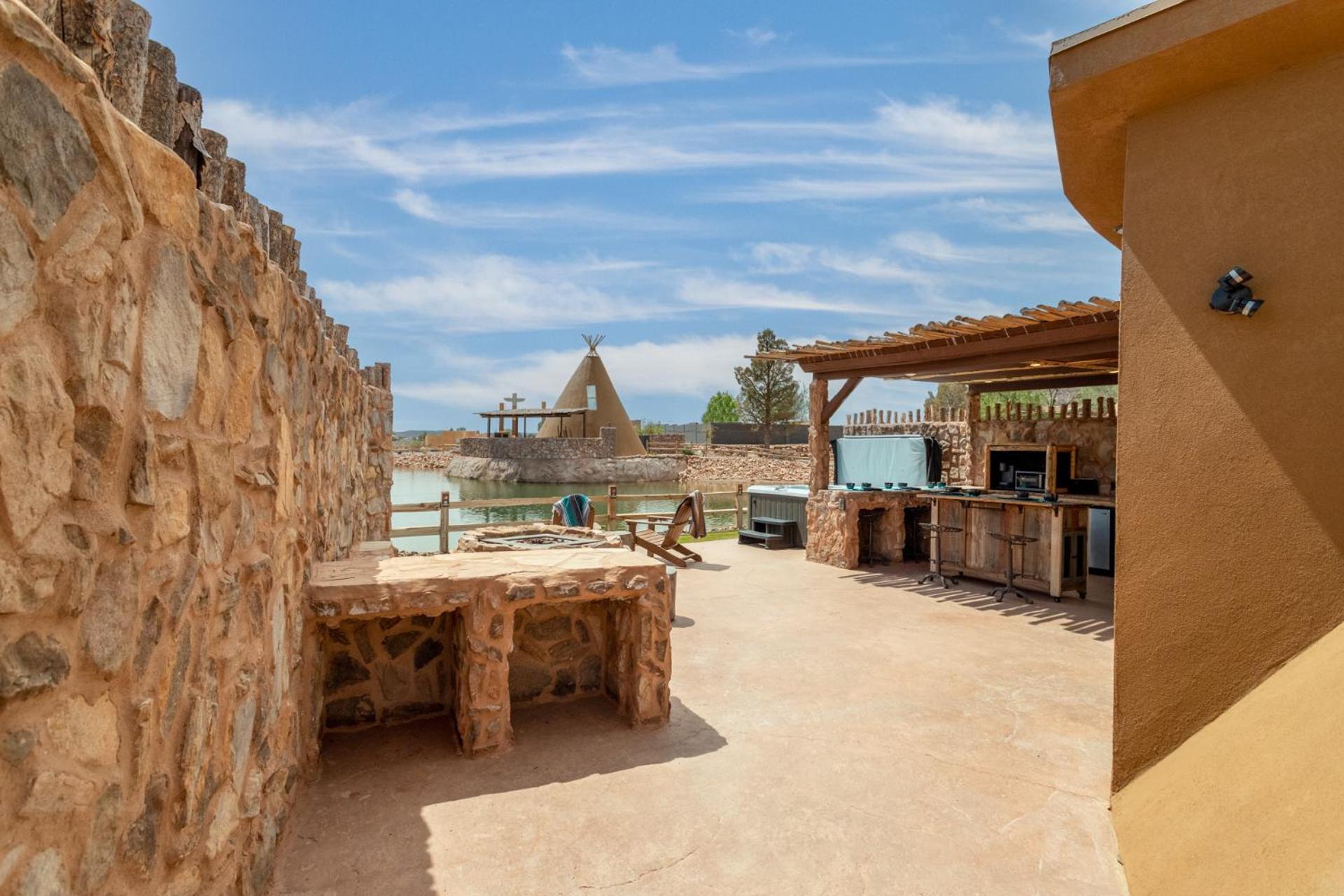 Zion White Bison Glamping & Rv Resort Virgin Exterior photo