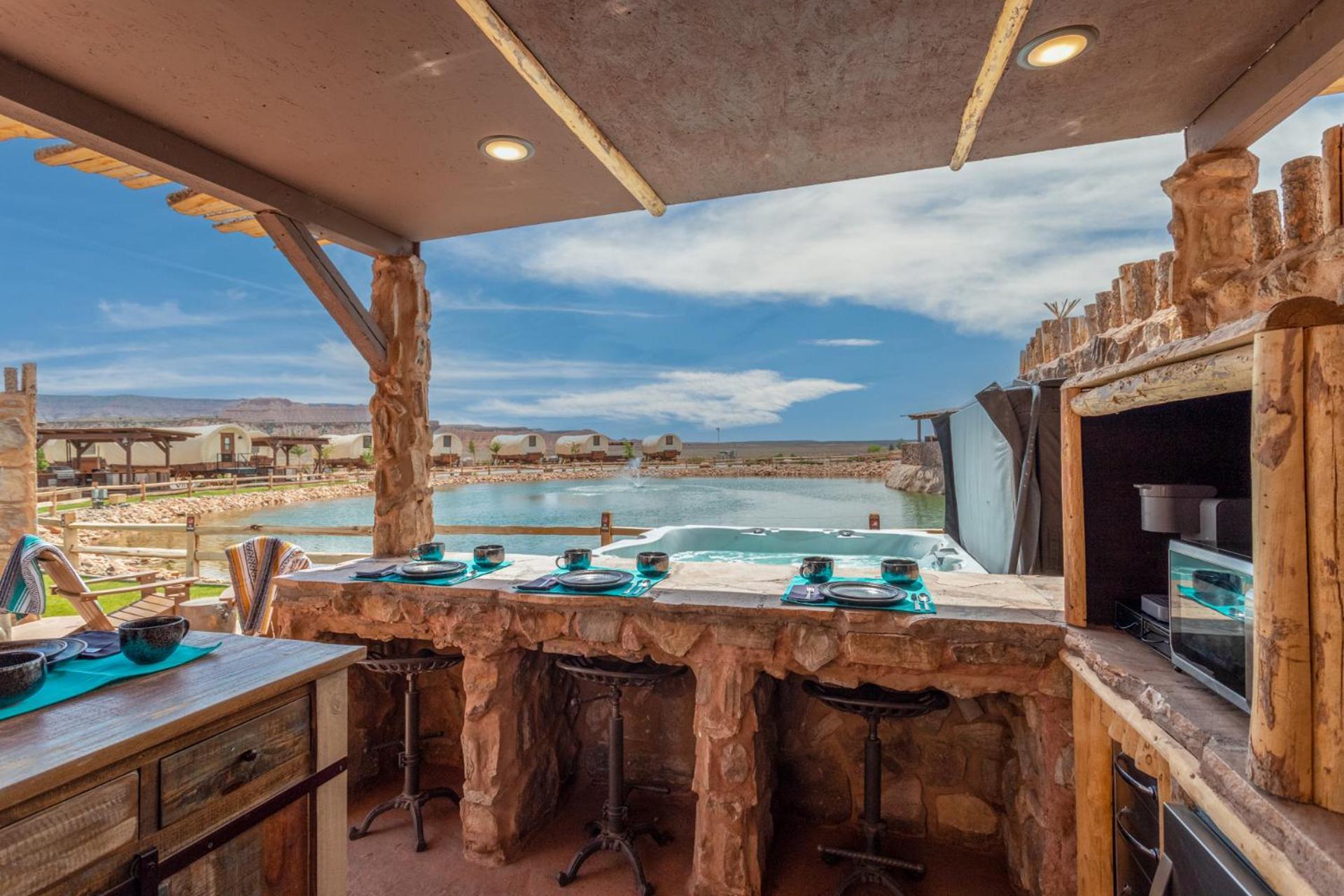 Zion White Bison Glamping & Rv Resort Virgin Exterior photo
